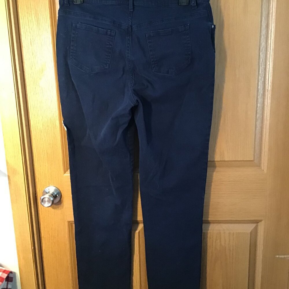 Gloria Vanderbilt Jeans - Picture 2 of 2